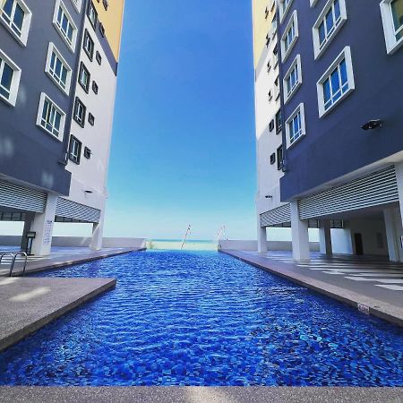 Ureshii Homestay Ladang Tanjung Kuala Terengganu With Pool Exterior photo