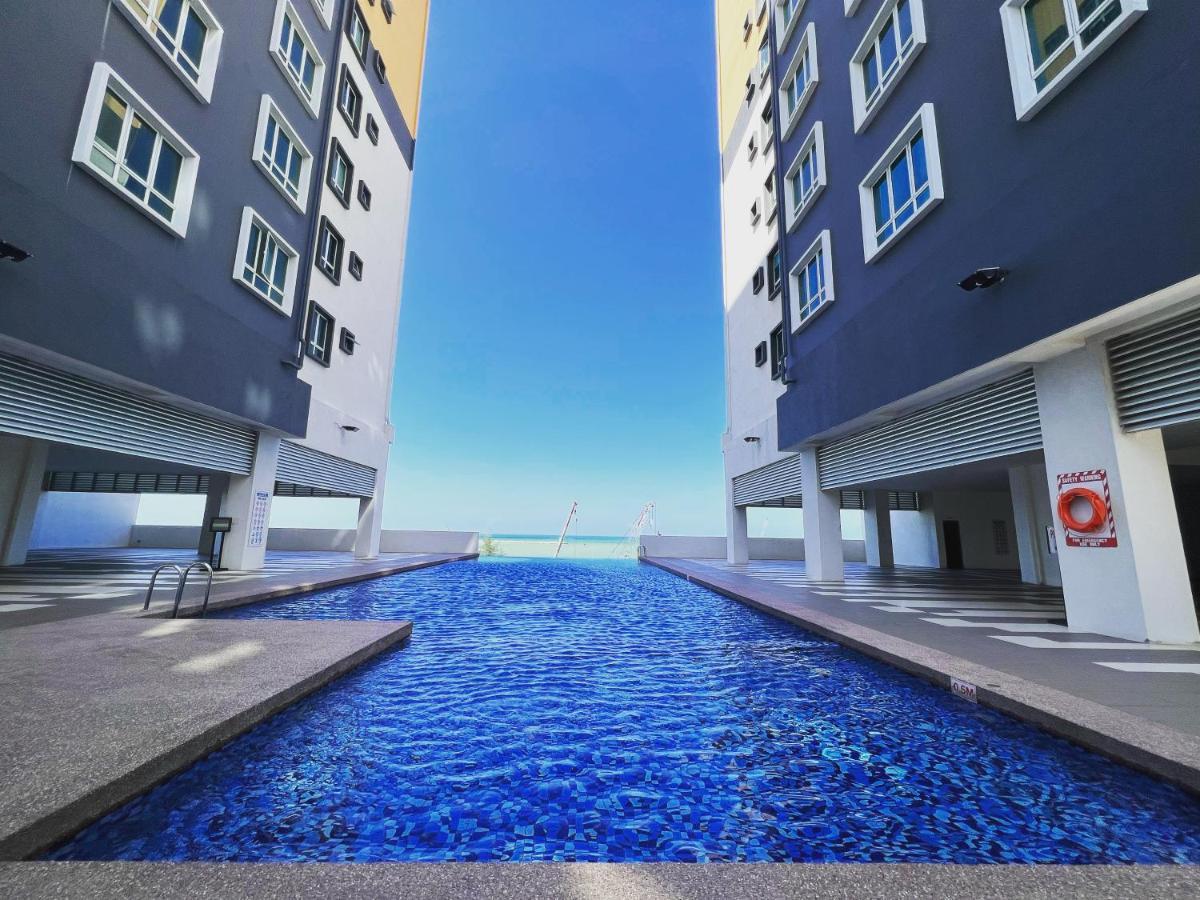 Ureshii Homestay Ladang Tanjung Kuala Terengganu With Pool Exterior photo