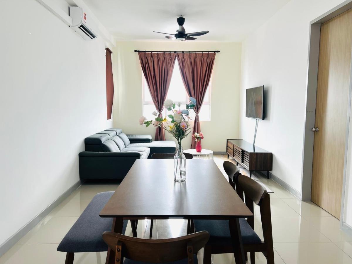 Ureshii Homestay Ladang Tanjung Kuala Terengganu With Pool Exterior photo